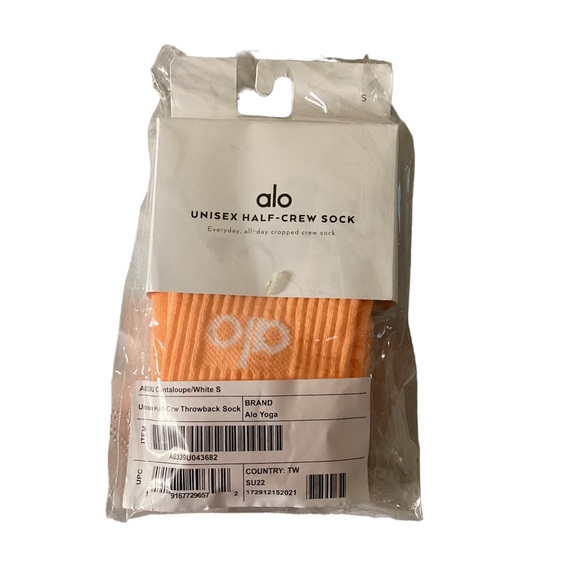 Alo Yoga Packaging